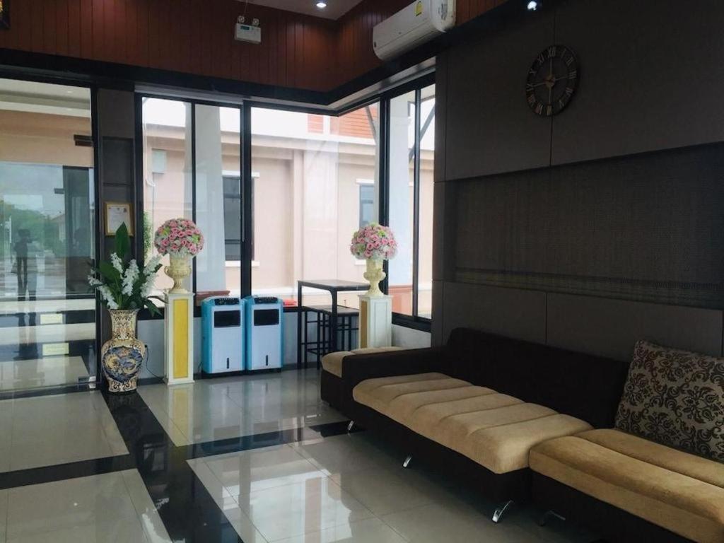 S-Tawan Hotel & Convention Maha Sarakham Exterior foto